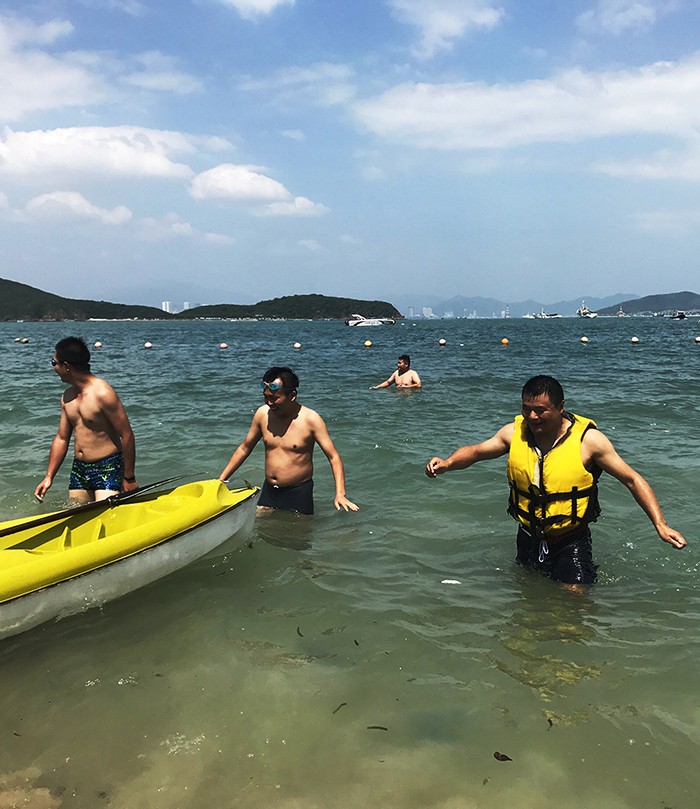 “服務(wù)全世界，歡樂歐感人”越南芽莊團建活動